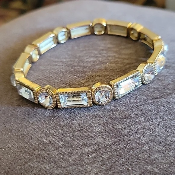 3/$20 Paparazzi Goldtone Crystal Art Deco Stretch Bracelet - Picture 4 of 5